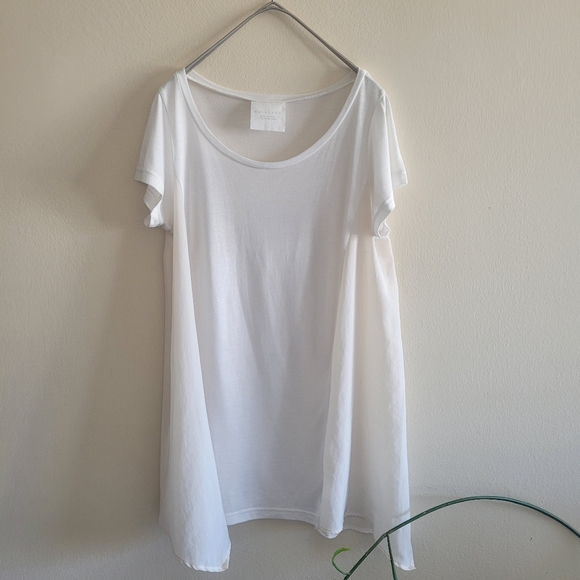 ★SOLD★Flowy White Long T-shirt - Picture 1 of 15